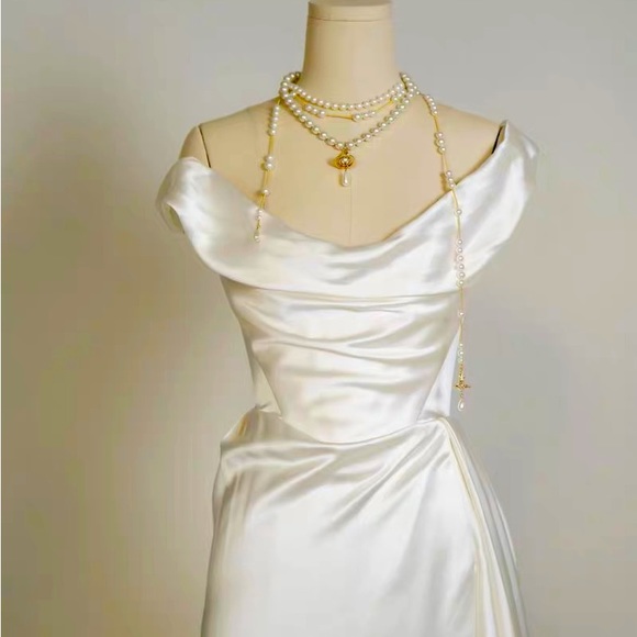 Petite off shoulder high-low hem dress white elegant
satin bridal wedding - Picture 2 of 4
